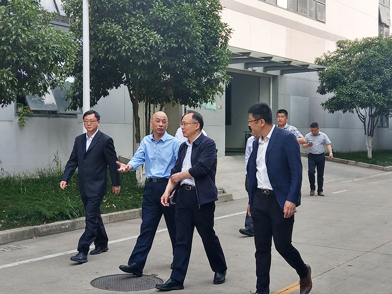 南京市一級(jí)巡視員、淮安市副市長(zhǎng)、寧淮智能制造產(chǎn)業(yè)園黨工委書記許明一行調(diào)研考察南京奧聯(lián)電子
